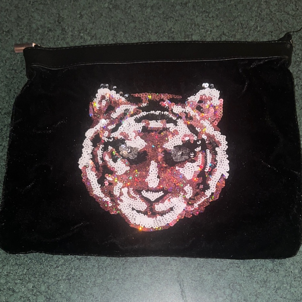 SHEIN—Black Sequin Tiger Travel Bag—NWOT